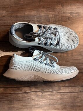 allbirds Light Gray Knit Lace-Up Sneakers